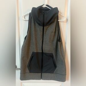 Under Armour Women's Fitted Gray Hybrid Vest Cold Gear Infrared, LARGE